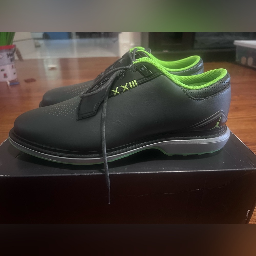 Jordan ADG 5 wide Black/Action Green size 8 new no box top Hemp
